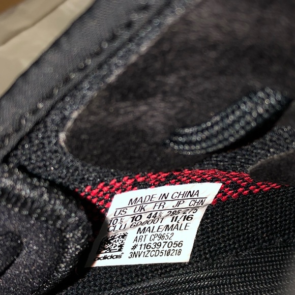 Yeezy 350 v2 - Picture 5 of 5